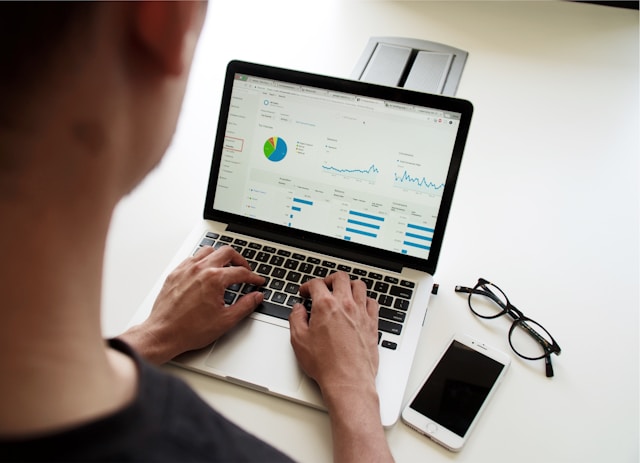 Real-Time Insights & Alerts